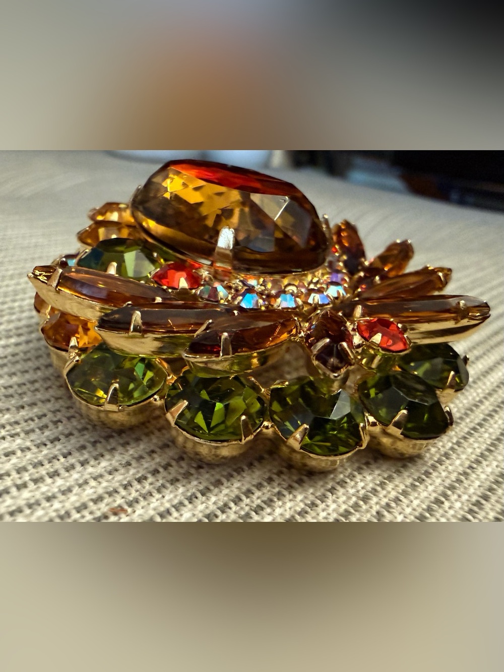 Juliana Heliotrope  Green Topaz Gold tone Rhinestone Brooch Book piece Verified - Picture 8 of 13